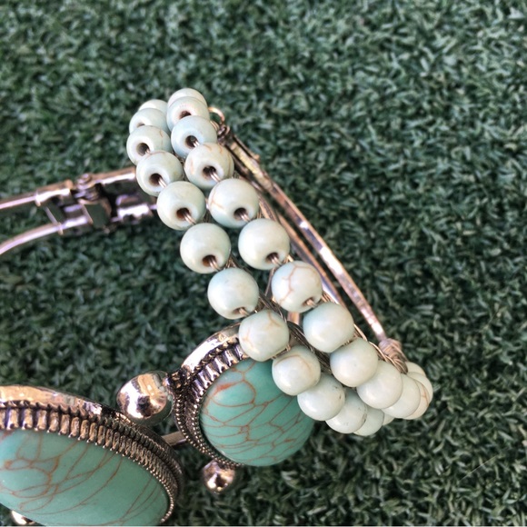 Turquoise Silver Hardware Bracelet & Earrings - Picture 9 of 11